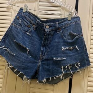 DIY DESTRESSED DENIM SHORTS